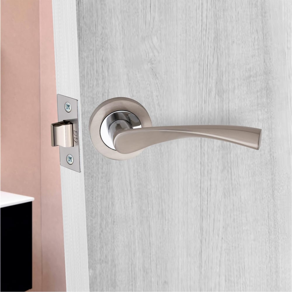 Golden Grace Duo Chrome Astrid 3 Lever Lock Door Handle Set 64mm Image 2
