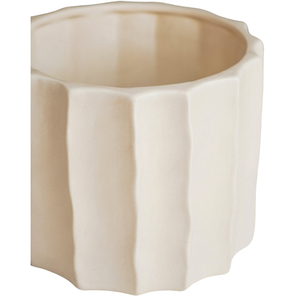 Ivyline Kew Cream Ceramic Organic Ripple Bone Matt Satin Glaze Indoor Planter 17cm Image 3