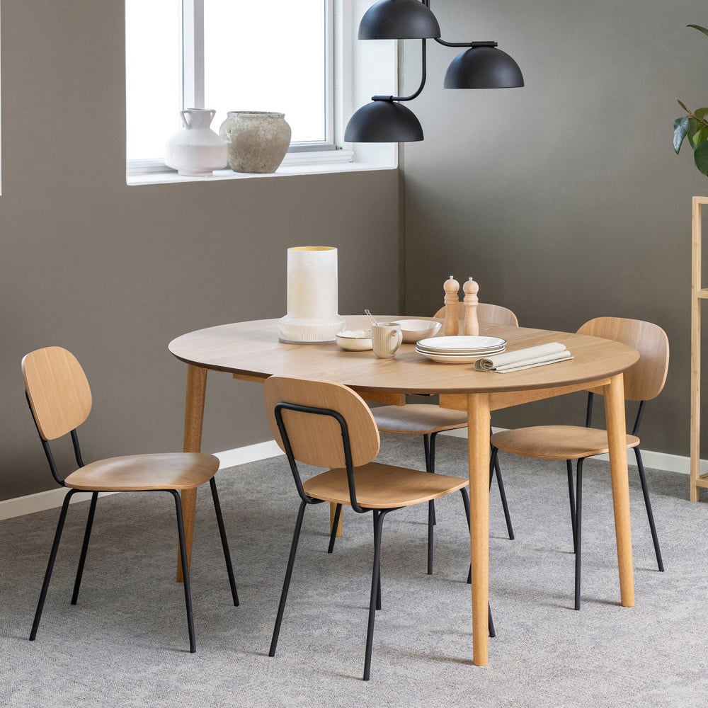 Florence Montreux 5 Seater Round Dining Table Oak Image 8