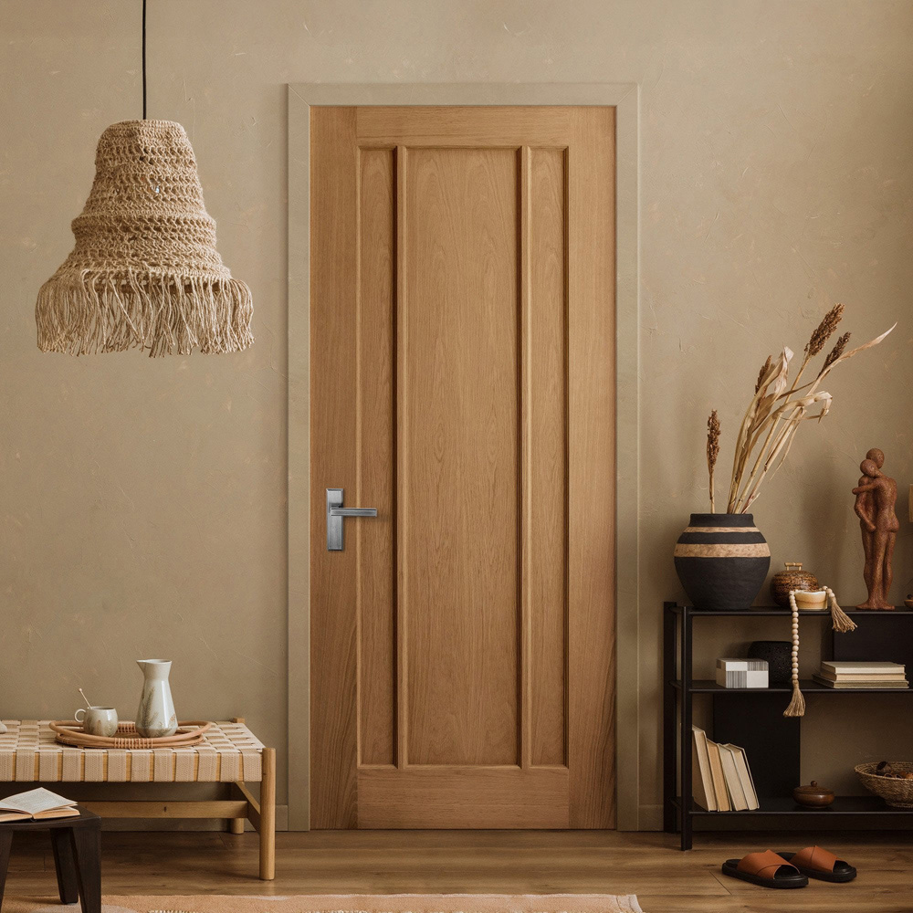 Toledo Oak Veneer 3 Panel Internal Door 1981 x 686 x 35mm Image 2