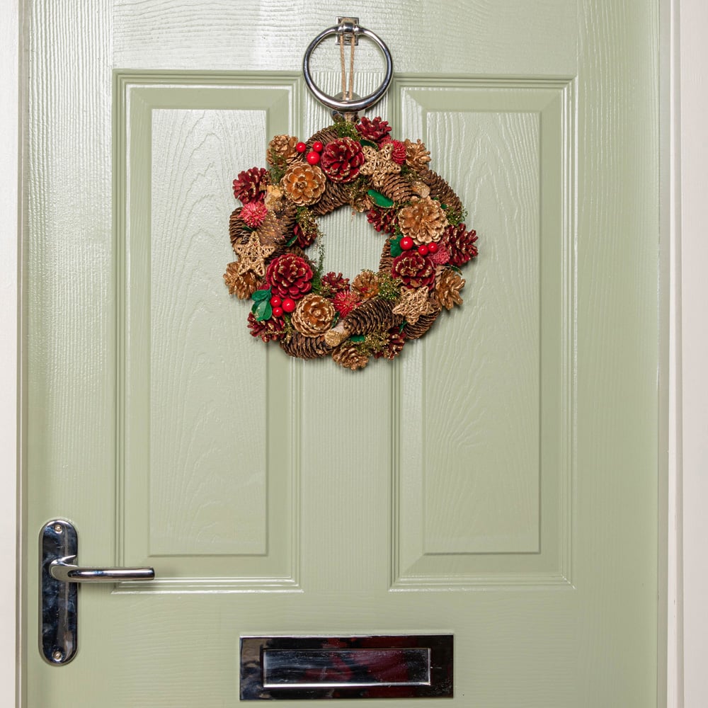 Samuel Alexander Red Wreath with Berries and Pinecones 30cm Image 3