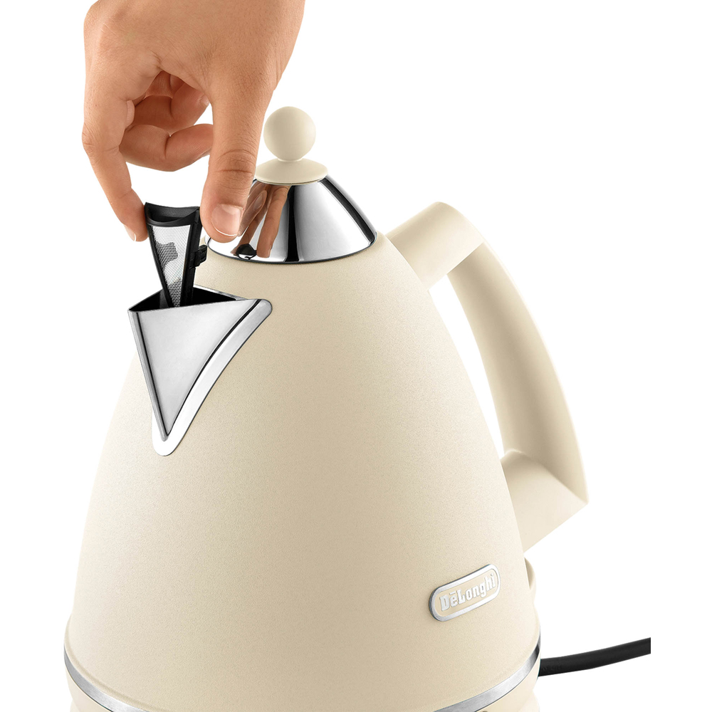 De'Longhi Argento DL3017 Beige 1.7L Kettle Image 5