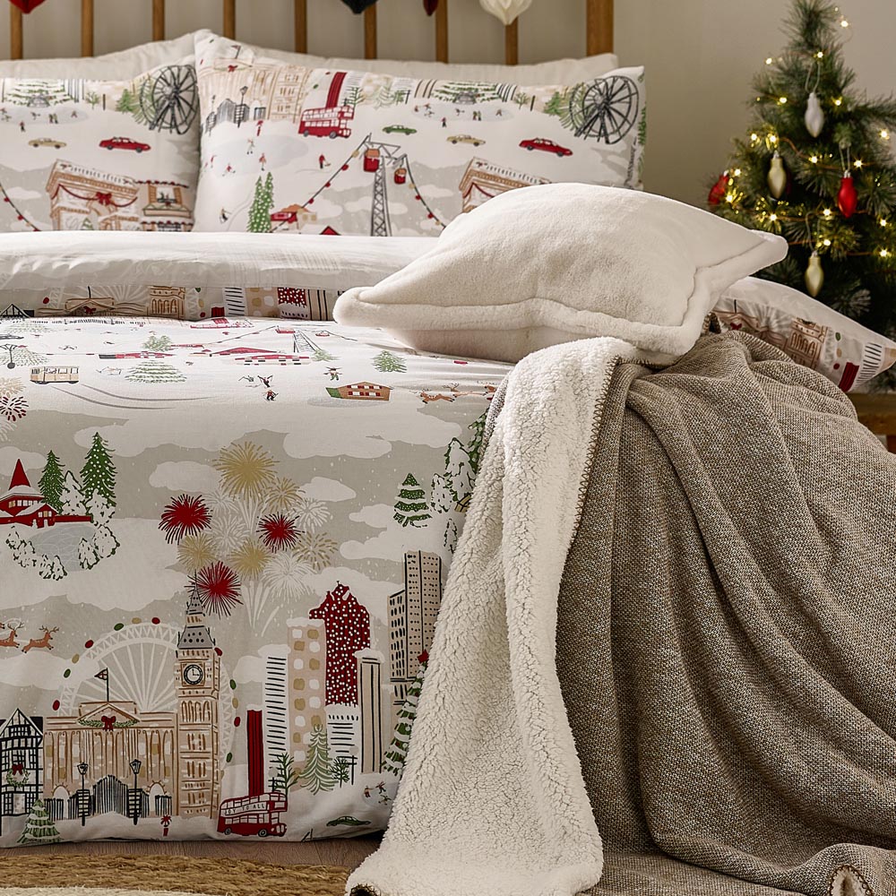 Furn King Size Joy To All Printed Reversible Duvet Set Image 3