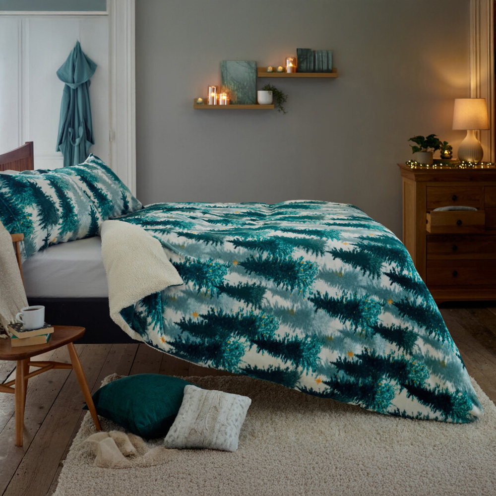 Deyongs Christmas Tree King Size Fleece Duvet Set Image 2