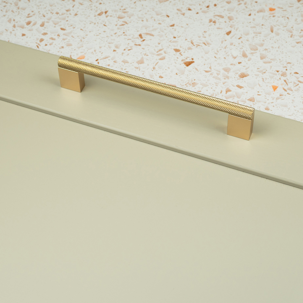 Handle & Home Knurled Brass Boss Handle 160mm Image 2