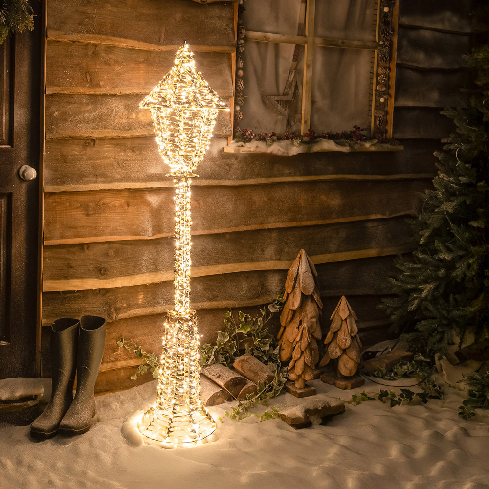 The Christmas Centre 720 Warm White LED Micro Lights Pre-Lit Gold Laser Lit Lamp Post 150cm Image 4