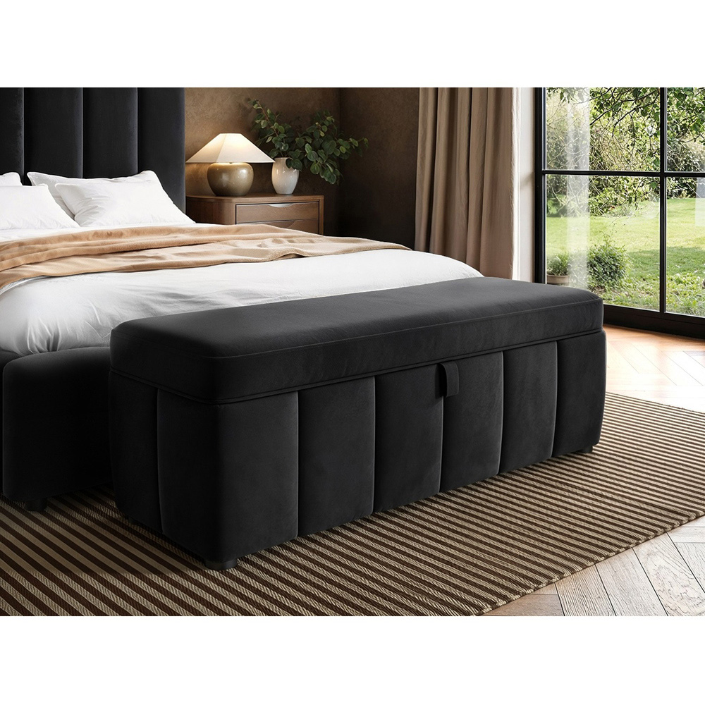 SOLACE+CO Emilie Black Velvet Blanket Box Image 5