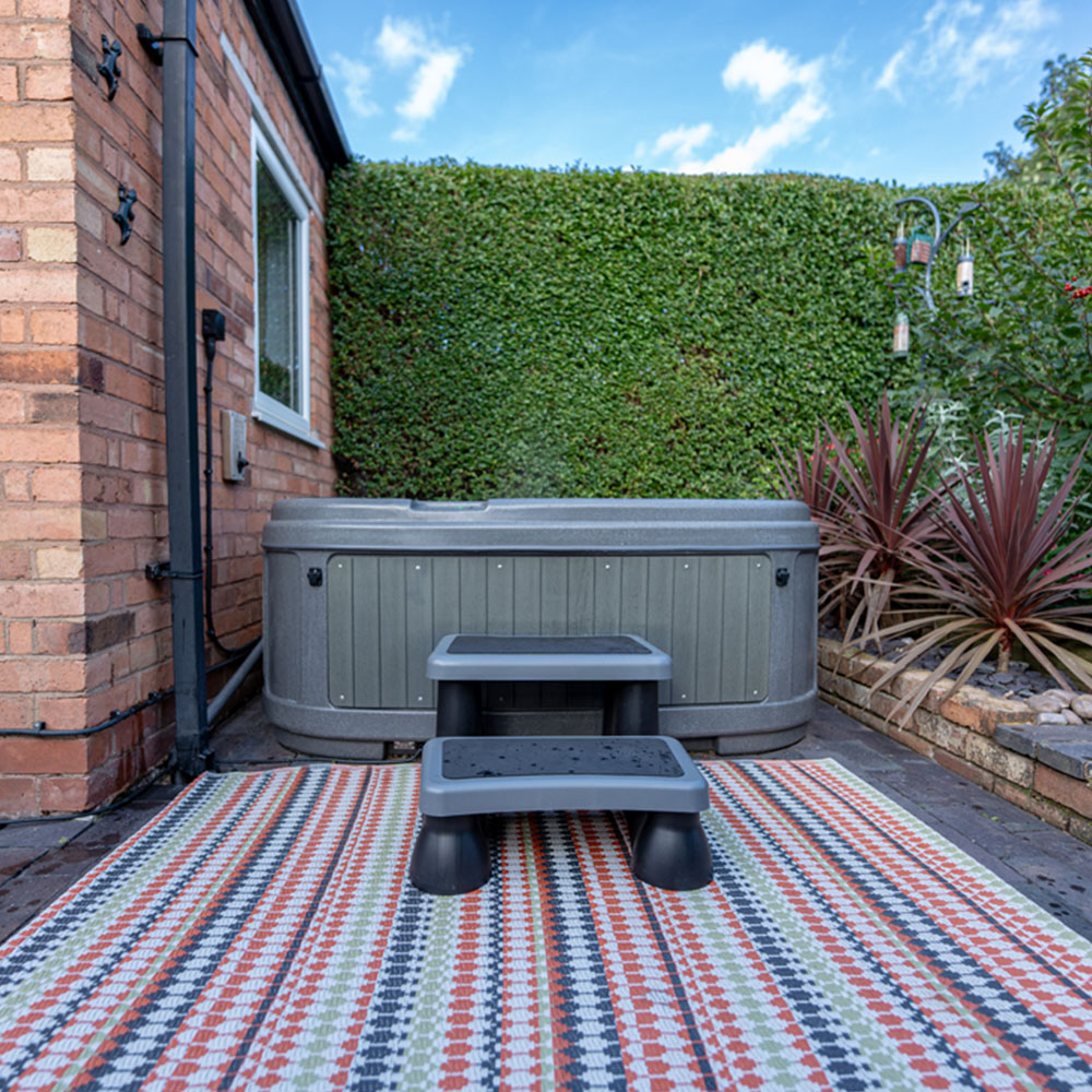 RotoSpa DuraSpa S380 5 to 6 Person Dark Grey Panel Hot Tub Image 4