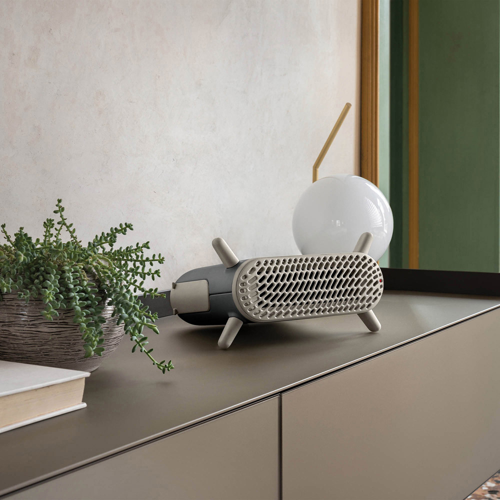 De'Longhi Grey Capsule Fit Fan Heater 2.4KW Image 2