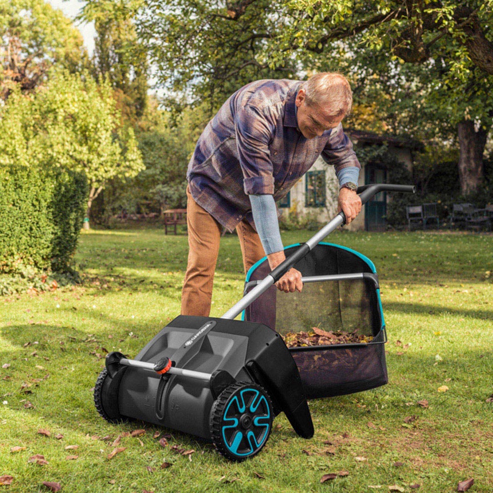 Gardena Leaf and Lawn Collector Image 3