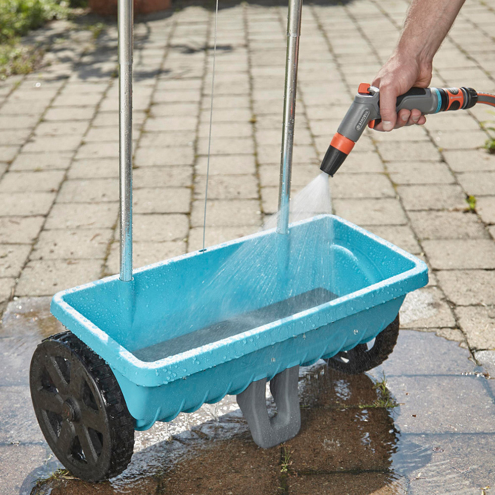 Gardena Large Garden Spreader Image 7