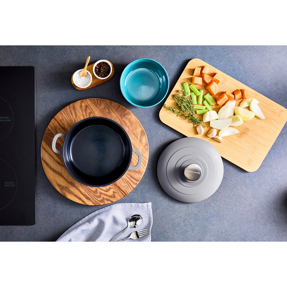 Morphy Richards 20cm 2.3L Grey Cast Aluminium Casserole Dish Image 9