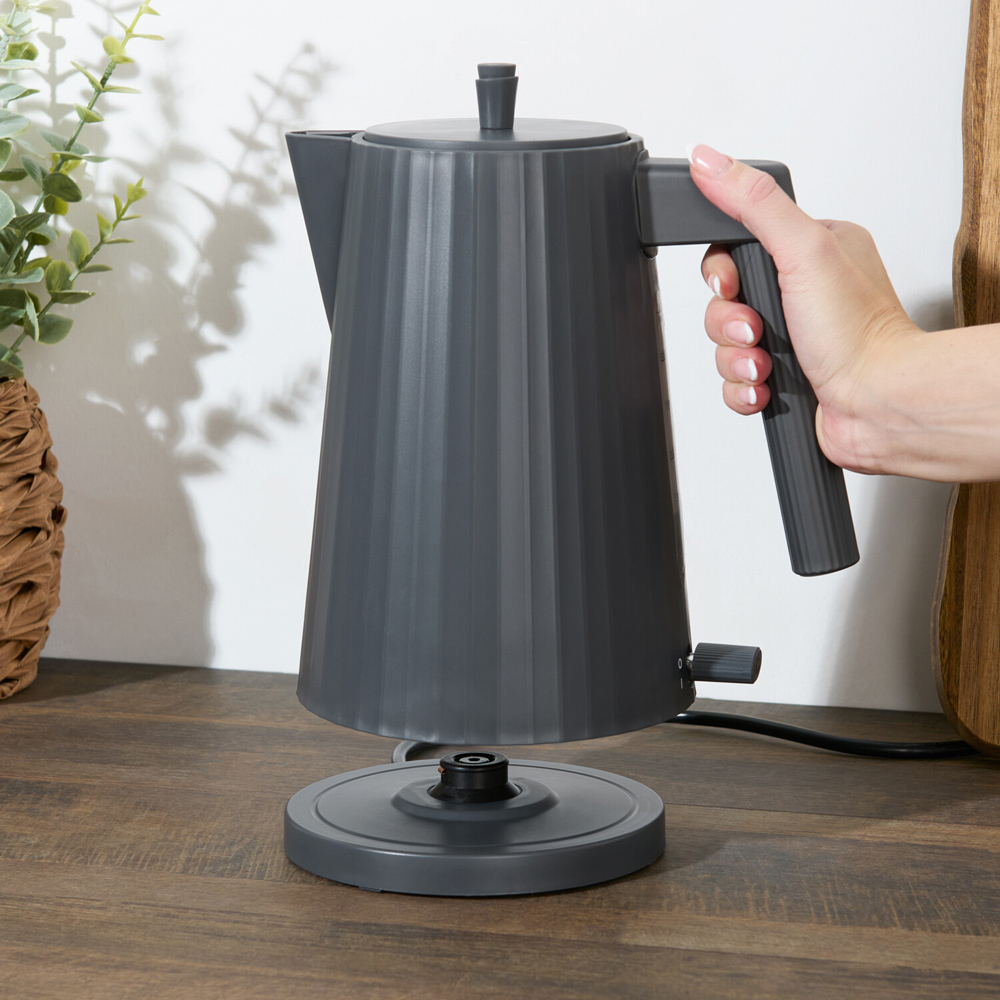 Kitchen Master Ribbed Kettle Charcoal Image 8