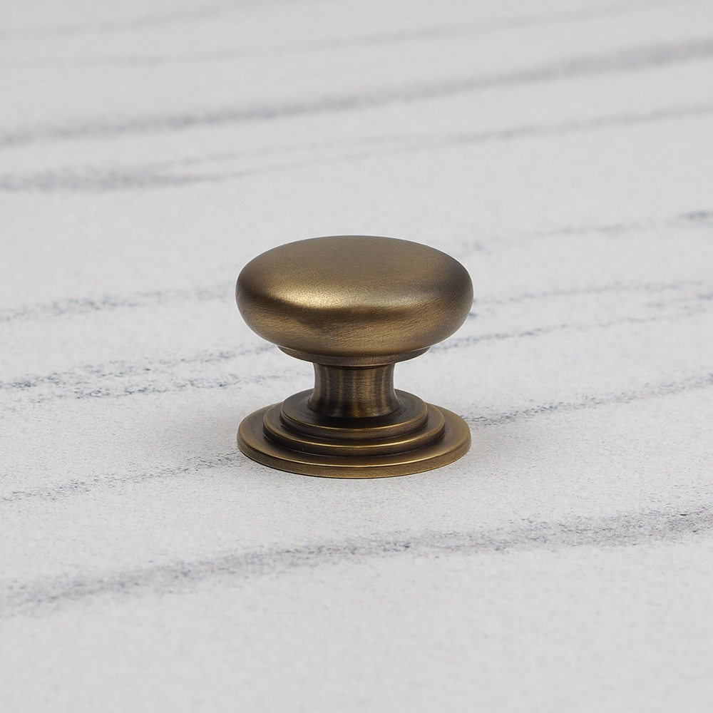 Handle & Home Antique Brass Knob 32mm Image 2