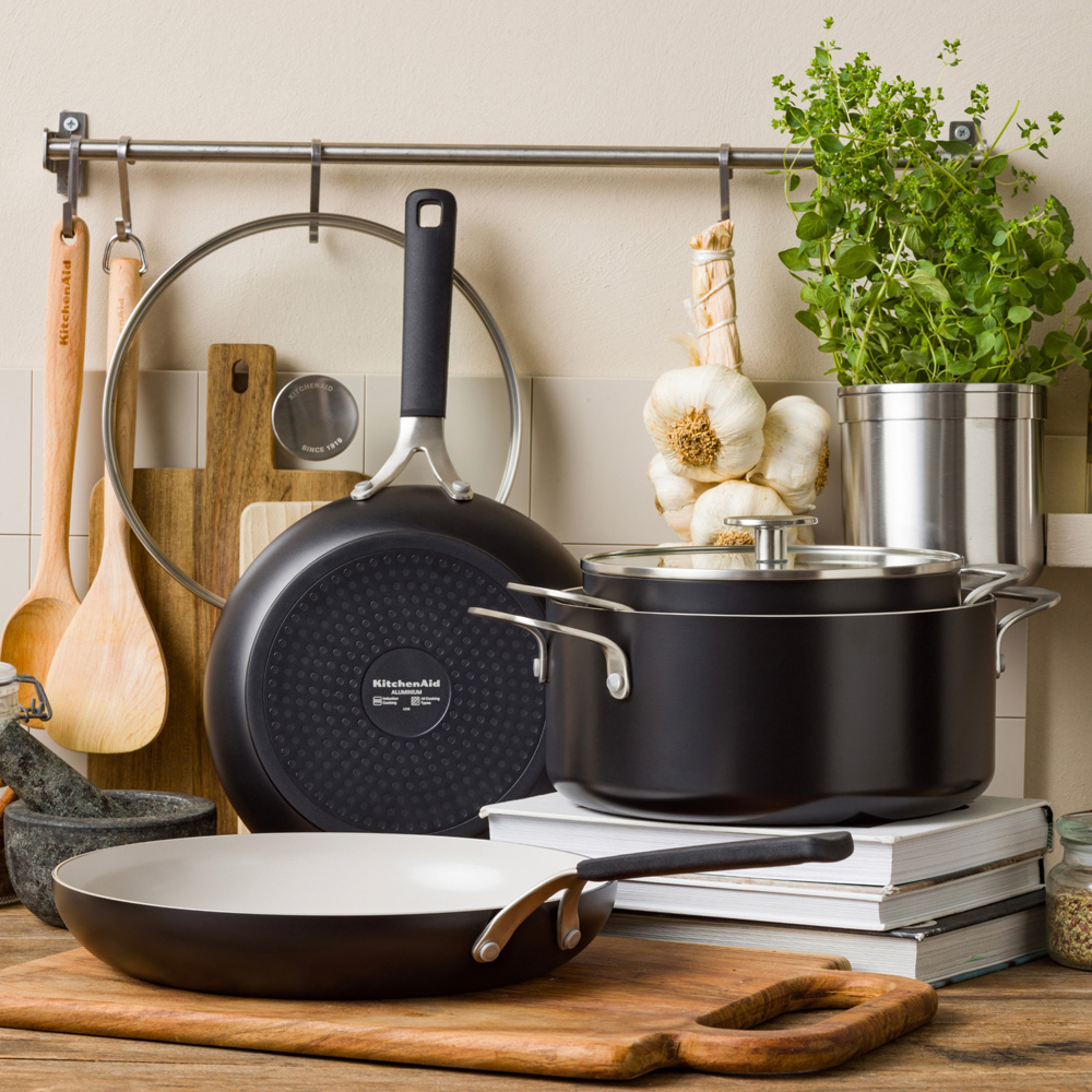 KitchenAid 24cm Matte Black Coloured Aluminium Skillet with Lid Image 9