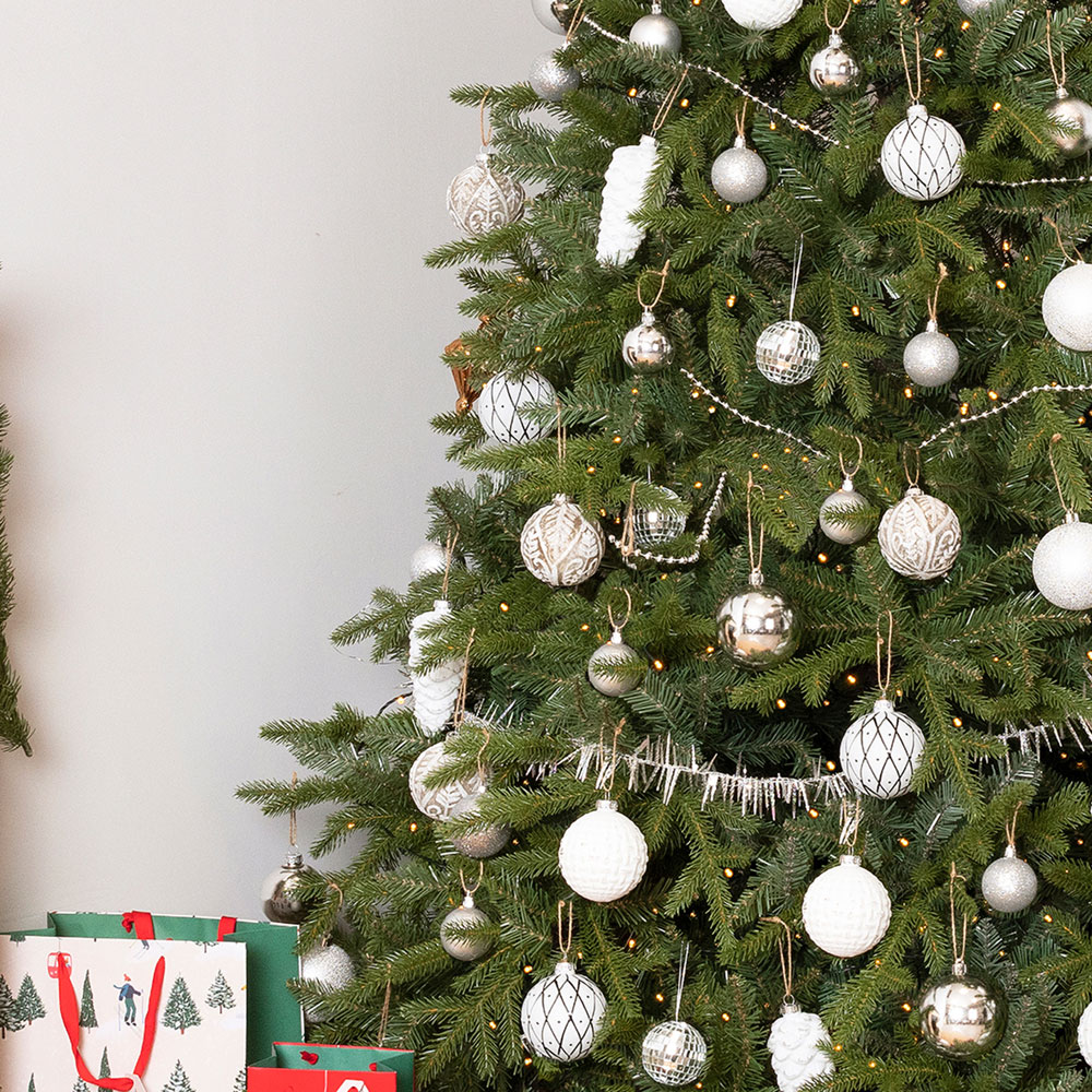 Charles Bentley Green Hinged Artificial Christmas Tree 6ft Image 4