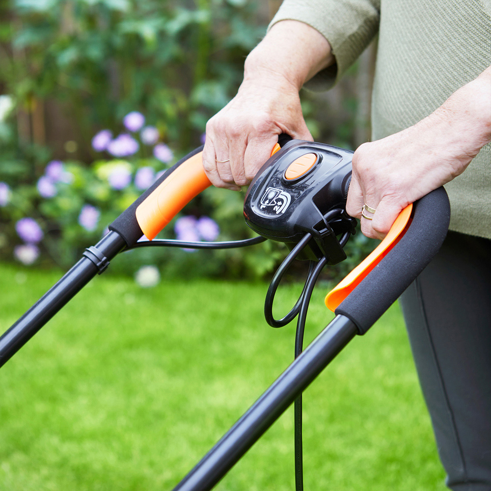 LawnMaster MEH1733 1700W 2-in-1 33cm Hover Collect Lawn Mower and Line Trimmer Set Image 9