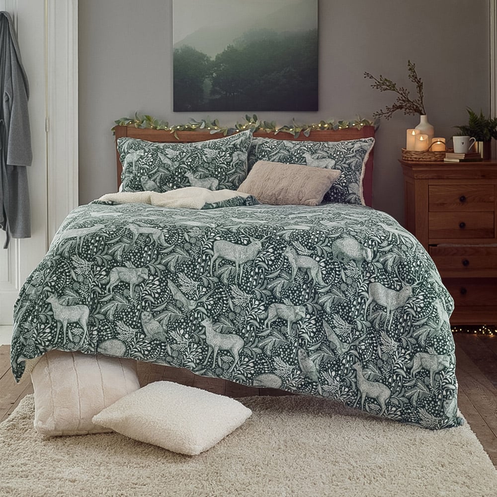 Deyongs Single Dark Sage Woodland Folk Duvet Set Image 5
