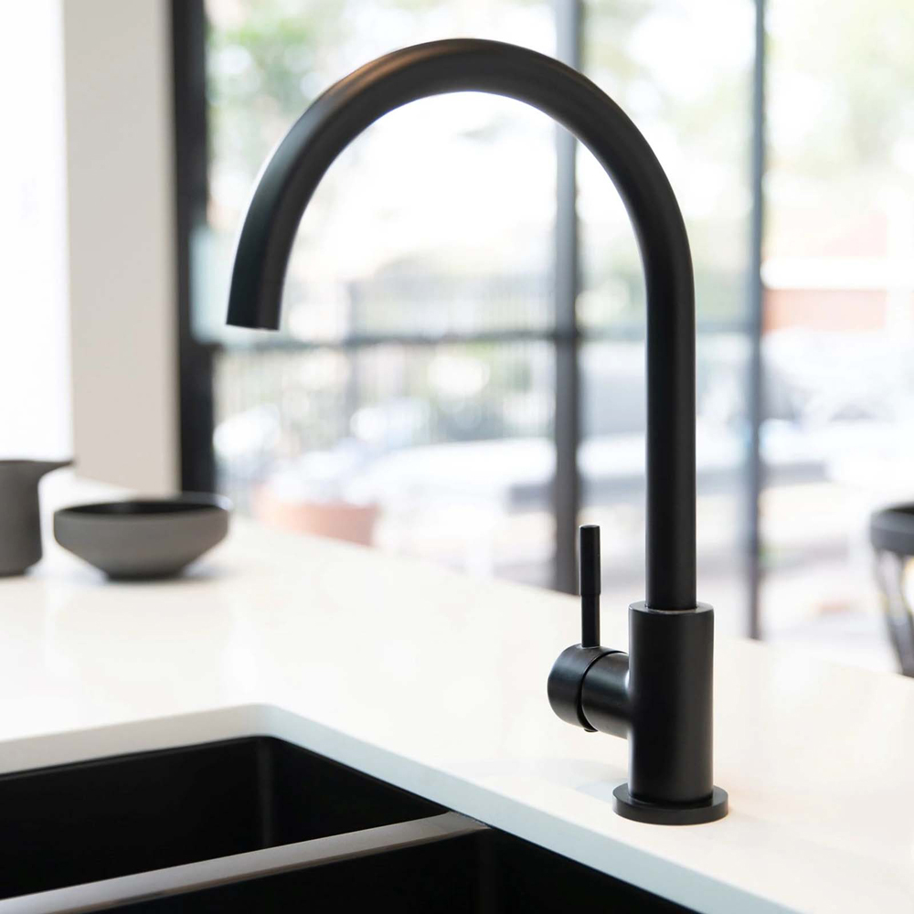Nes Home Manhattan Matte Black Swivel Kitchen Mixer Tap with Diffuser Image 2