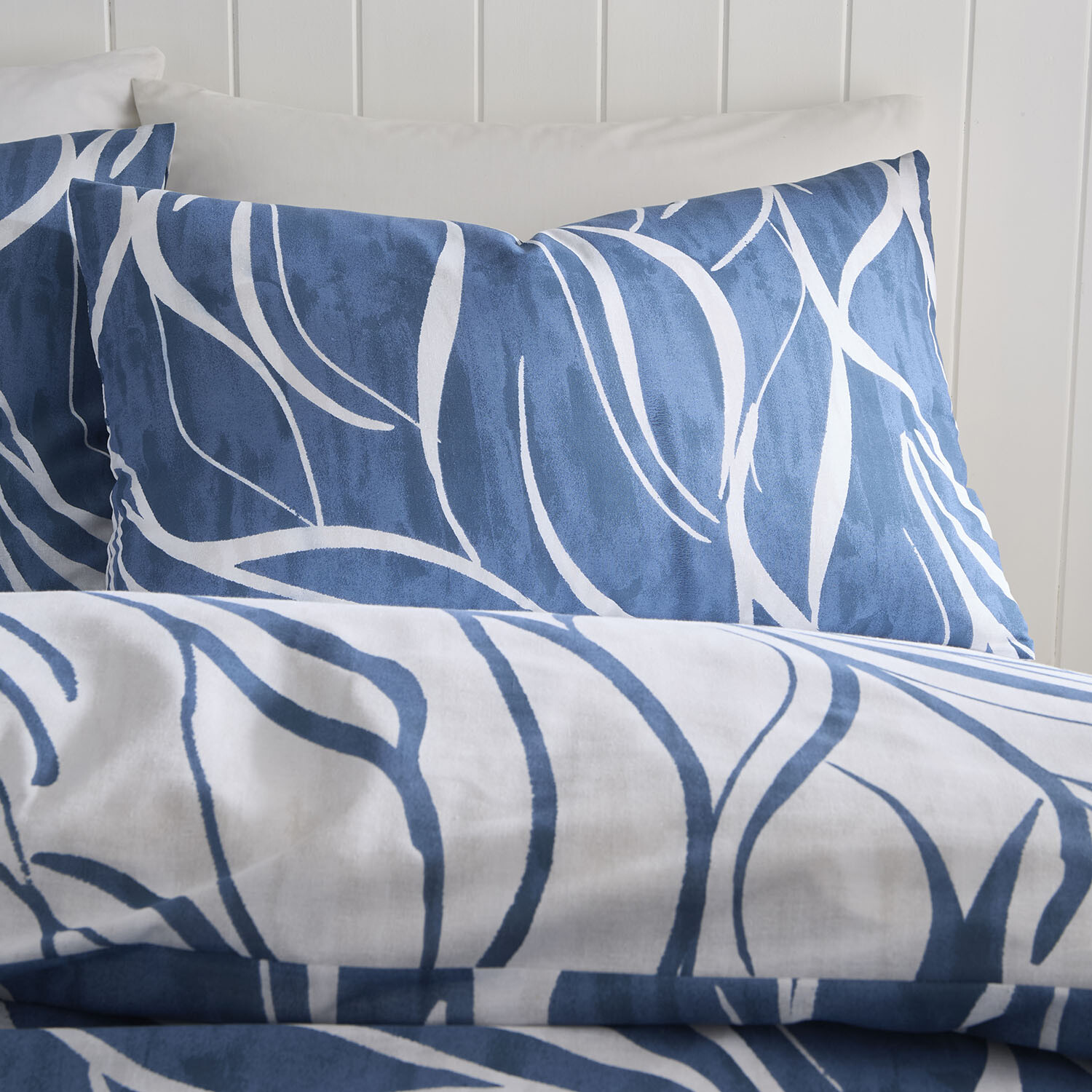 Mira Abstract Duvet Set - Navy / Superking Image 3