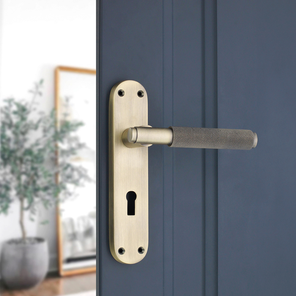 Spira Brass Connaught Matt Antique Knurled Lever Door Handle with Lock Backplate 2 Pack Image 2