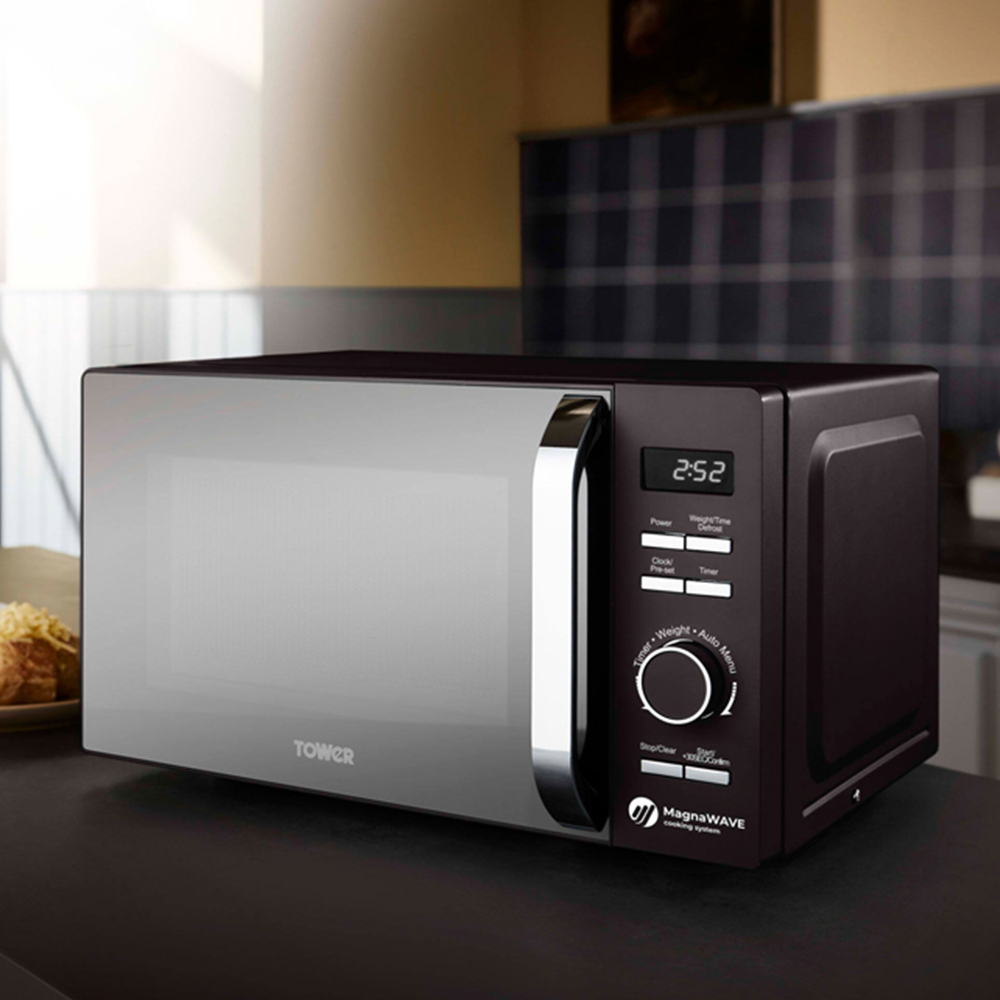 Tower Renaissance EEJB176 Black 20L Microwave with 4 Slice Toaster and 1.7L Kettle Set Image 3