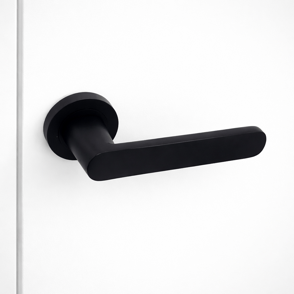 AXS Hardware Harlem Black Door Handles on Rose 4 Pack Image 2