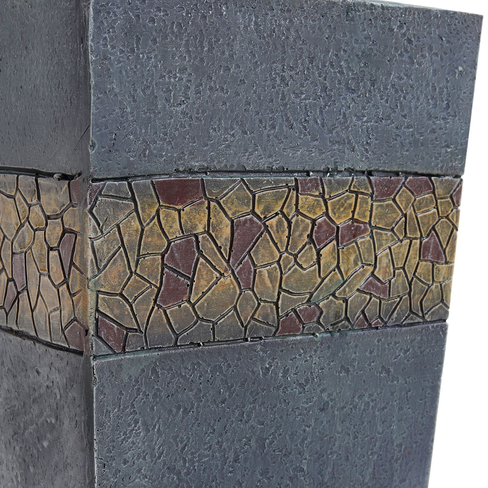 Living and Home Trapezoidal Water Polo Feature with Warm Light Image 3