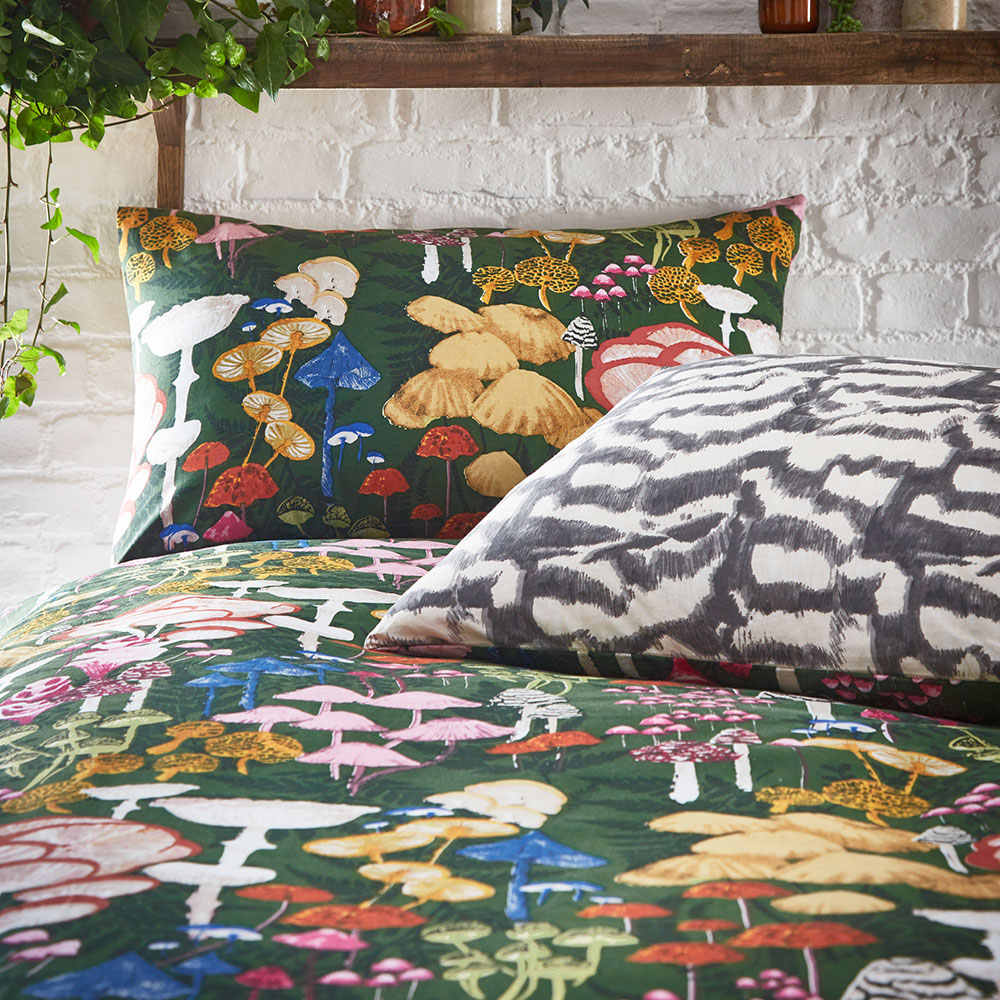 furn. Amanita Mushroom Super King Forest Green Duvet Set Image 3