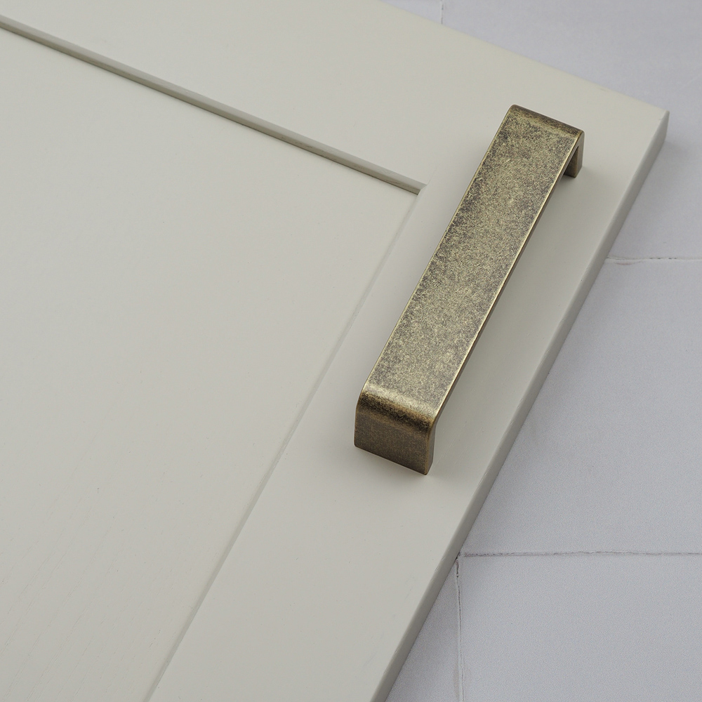 Handle & Home Antique Brass Handle 128mm Image 4