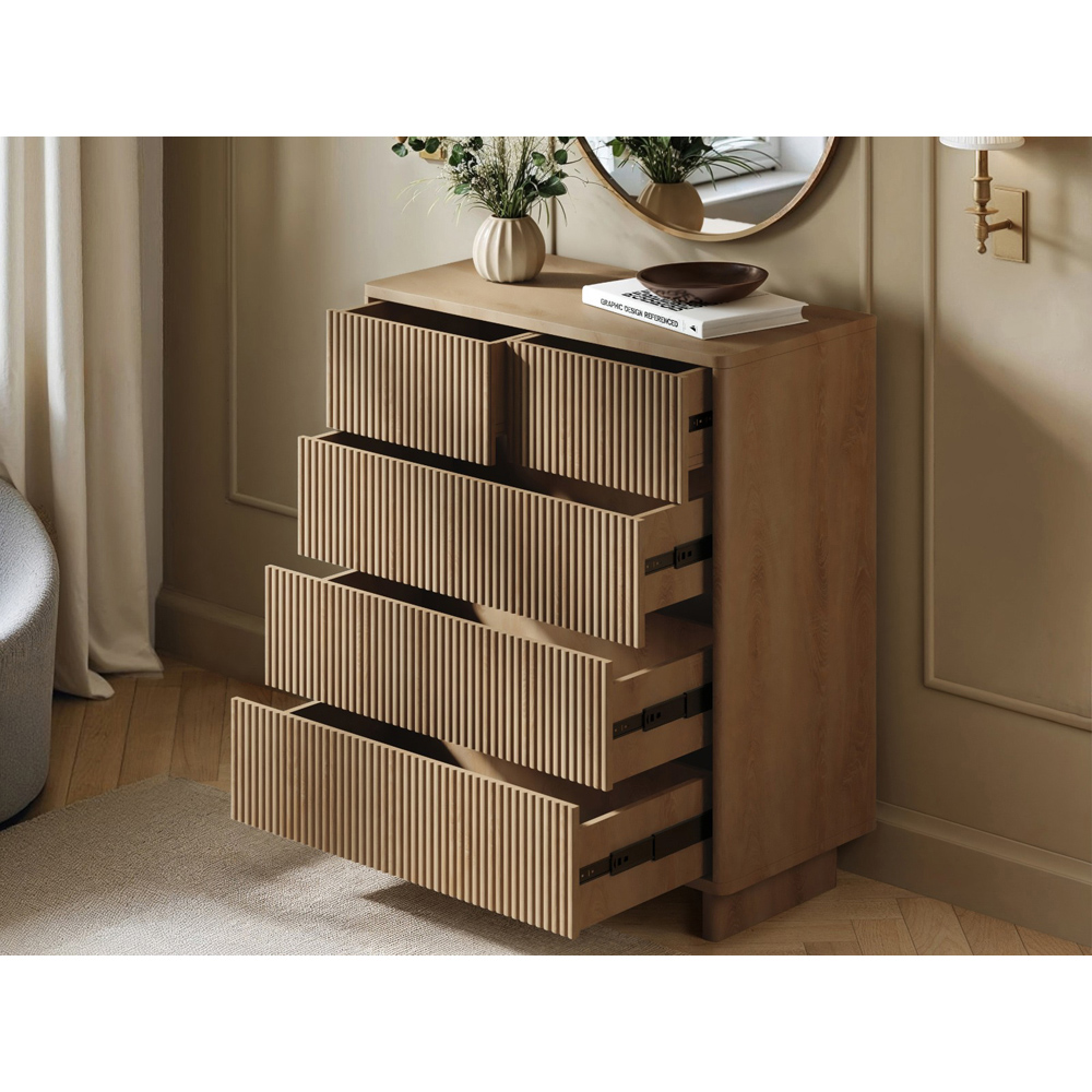 SOLACE+CO Velmor 5 Drawer Oak Ribbed Chest of Drawers Image 6