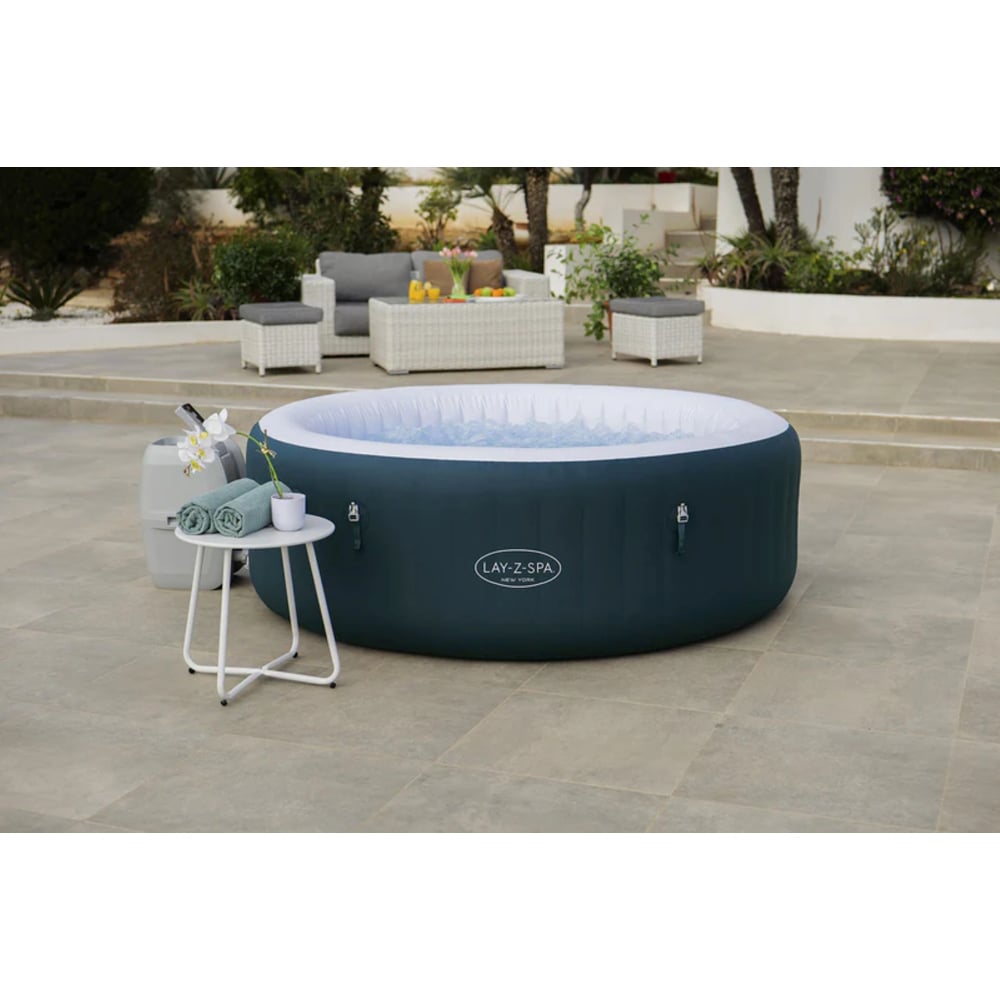 Lay-Z-Spa New York 6 Person Inflatable Hot Tub 66 x 196cm Image 2