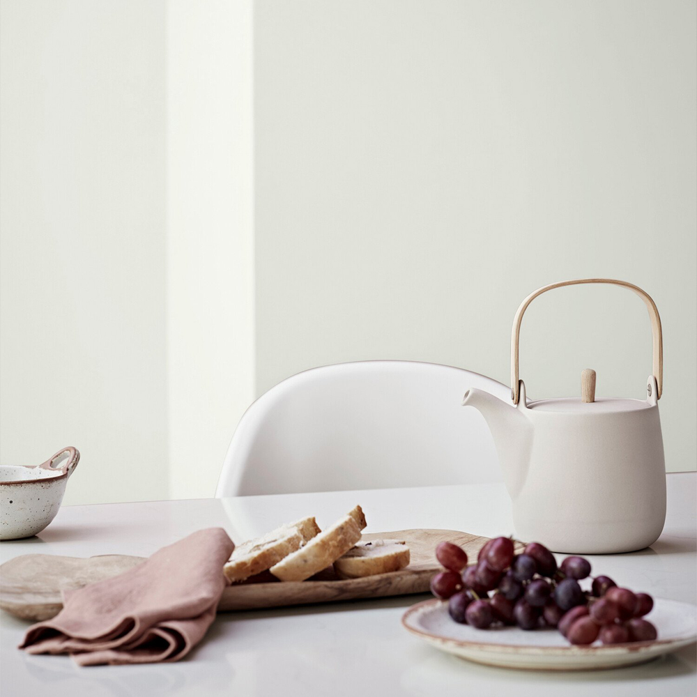 Crown Easyclean Kitchen Paint - Milk Bottle / 2.5l Image 5