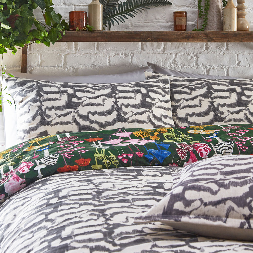 furn. Amanita Mushroom Super King Forest Green Duvet Set Image 2