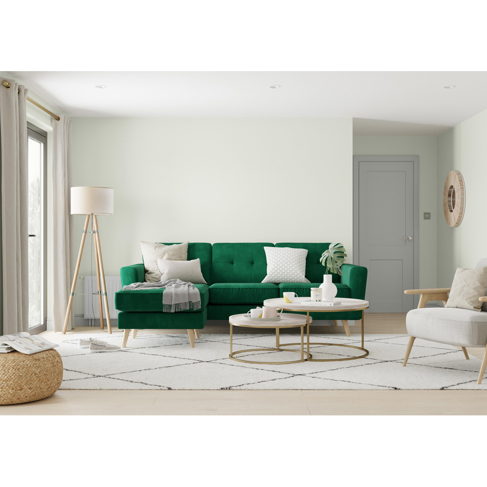 Dulux Easycare Apple White Washable and Tough Matt Emulsion Paint 2.5L Image 4