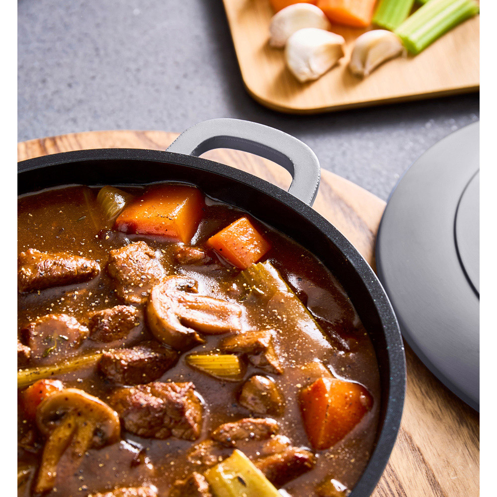 Morphy Richards 20cm 2.3L Grey Cast Aluminium Casserole Dish Image 5