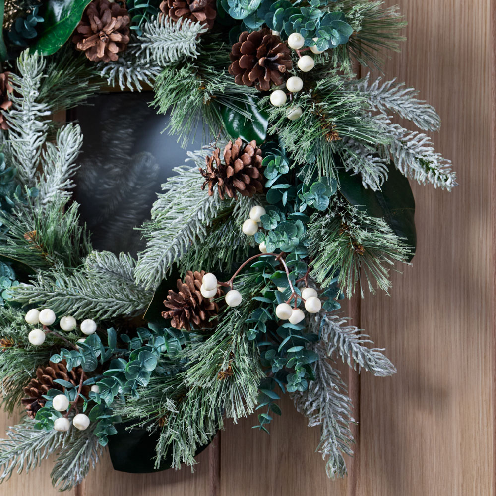 The Christmas Workshop Realistic Artificial Wreath with Snowberries and Pinecones 45cm Image 3