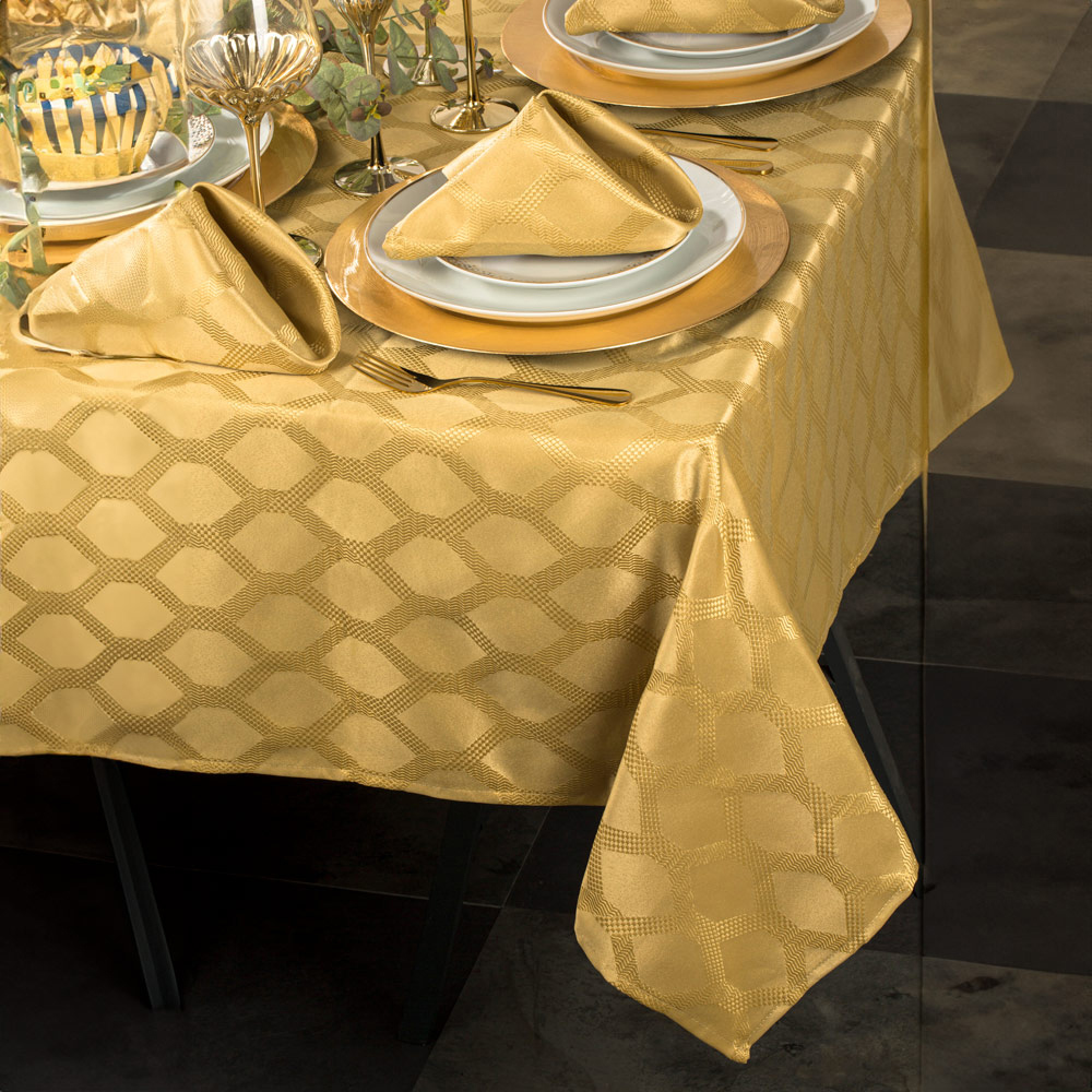 Waterside Geo Gold 9 Piece Tablecloth Set Image 5