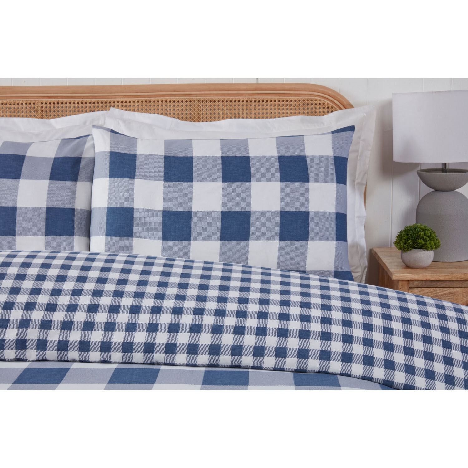 Portland Check Duvet Cover and Pillowcase Set - Navy / Superking Image 2