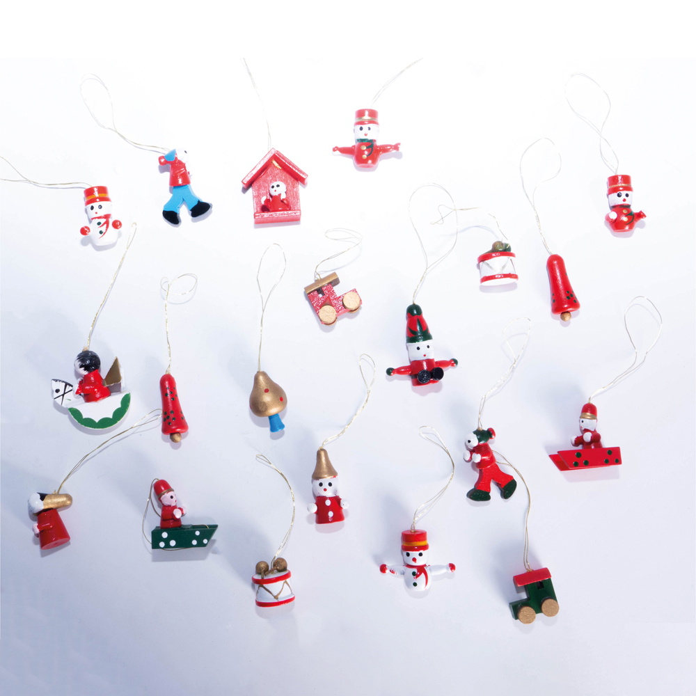 St Helens Assorted Wooden Hanging Decorations 20 Pack Image 4