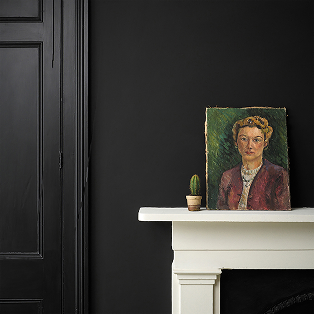 Annie Sloan Athenian Black Matt Wall Paint 2.5L Image 4