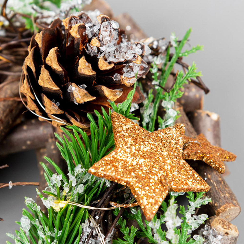 Shatchi Pre-Lit Heart Wreath 30cm Image 3