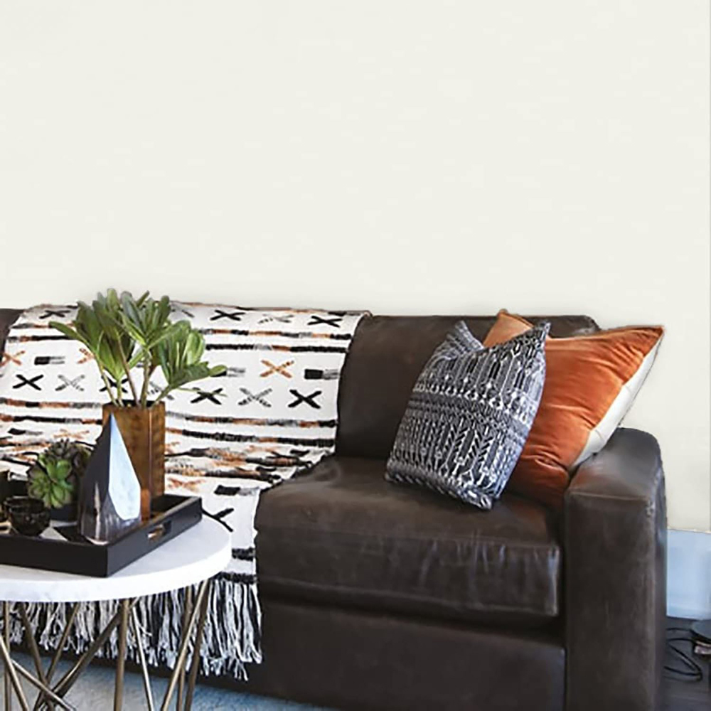 Johnstones One Coat Matt Paint - Antique White Image 4