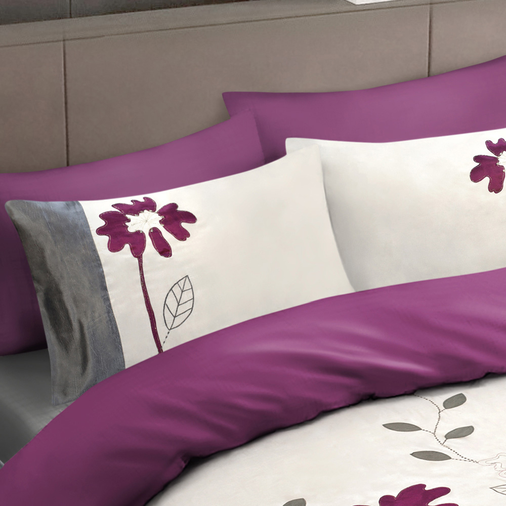 Intimates Breeze King Size Floral Embroidered Duvet Set Image 4