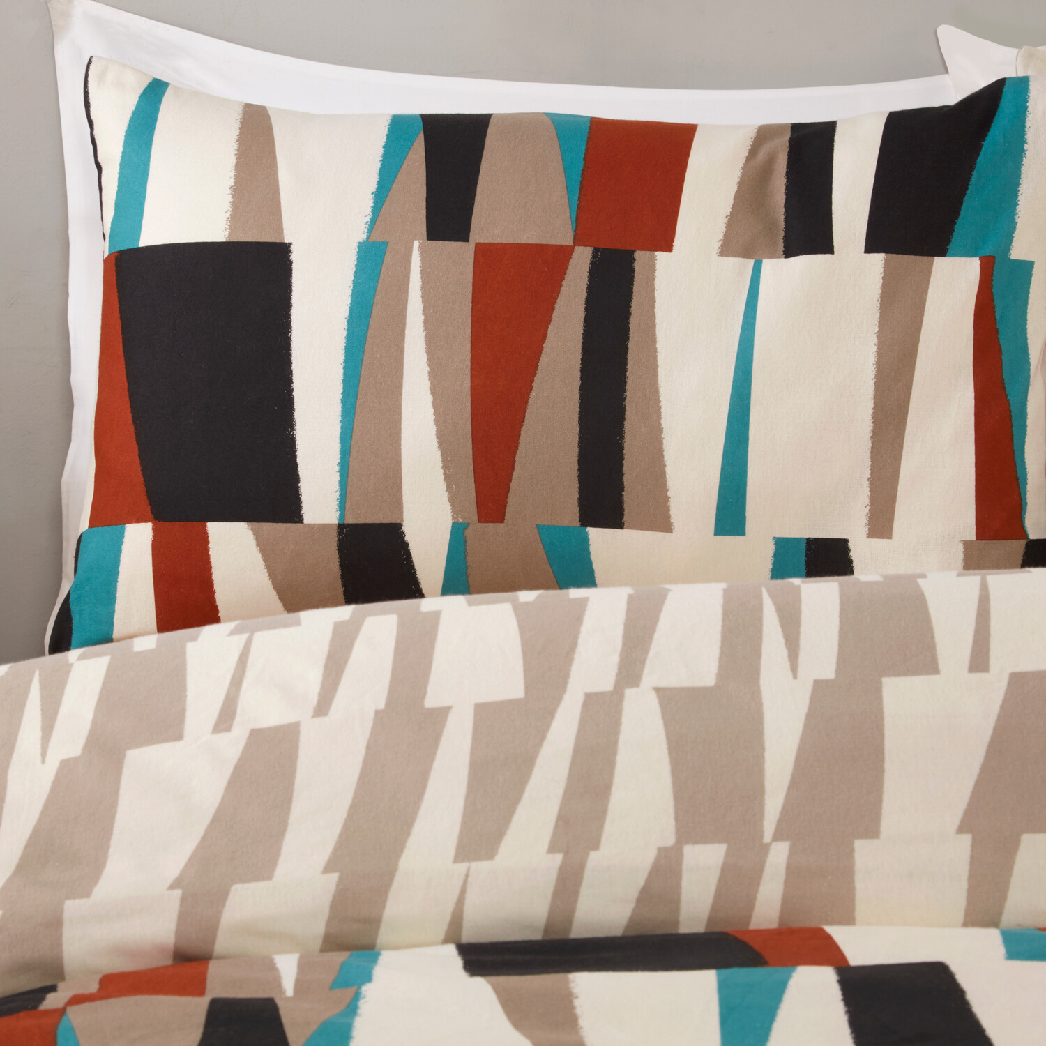 Ezra Geometric Duvet Set Beige King Image 4