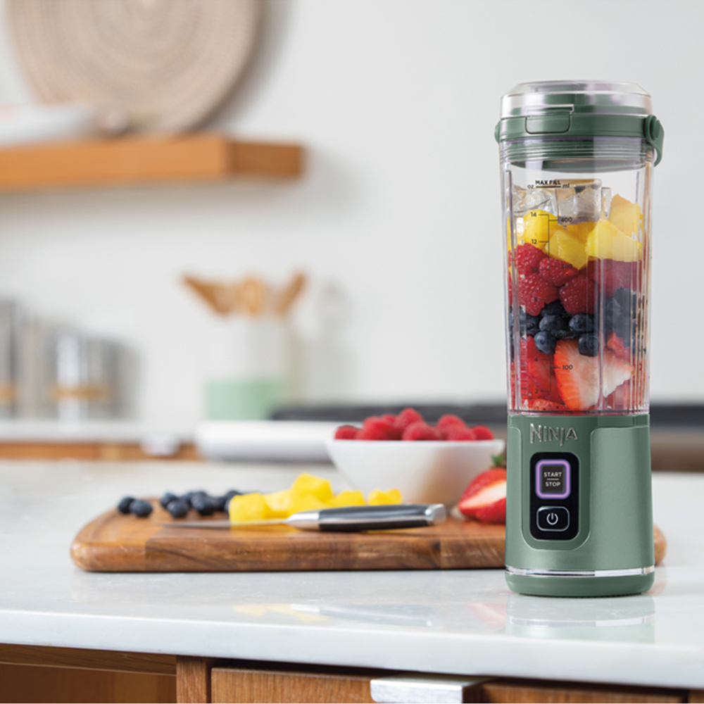 Ninja Blast BC151UKEM Forest Green 530ml Cordless Portable Blender Image 3