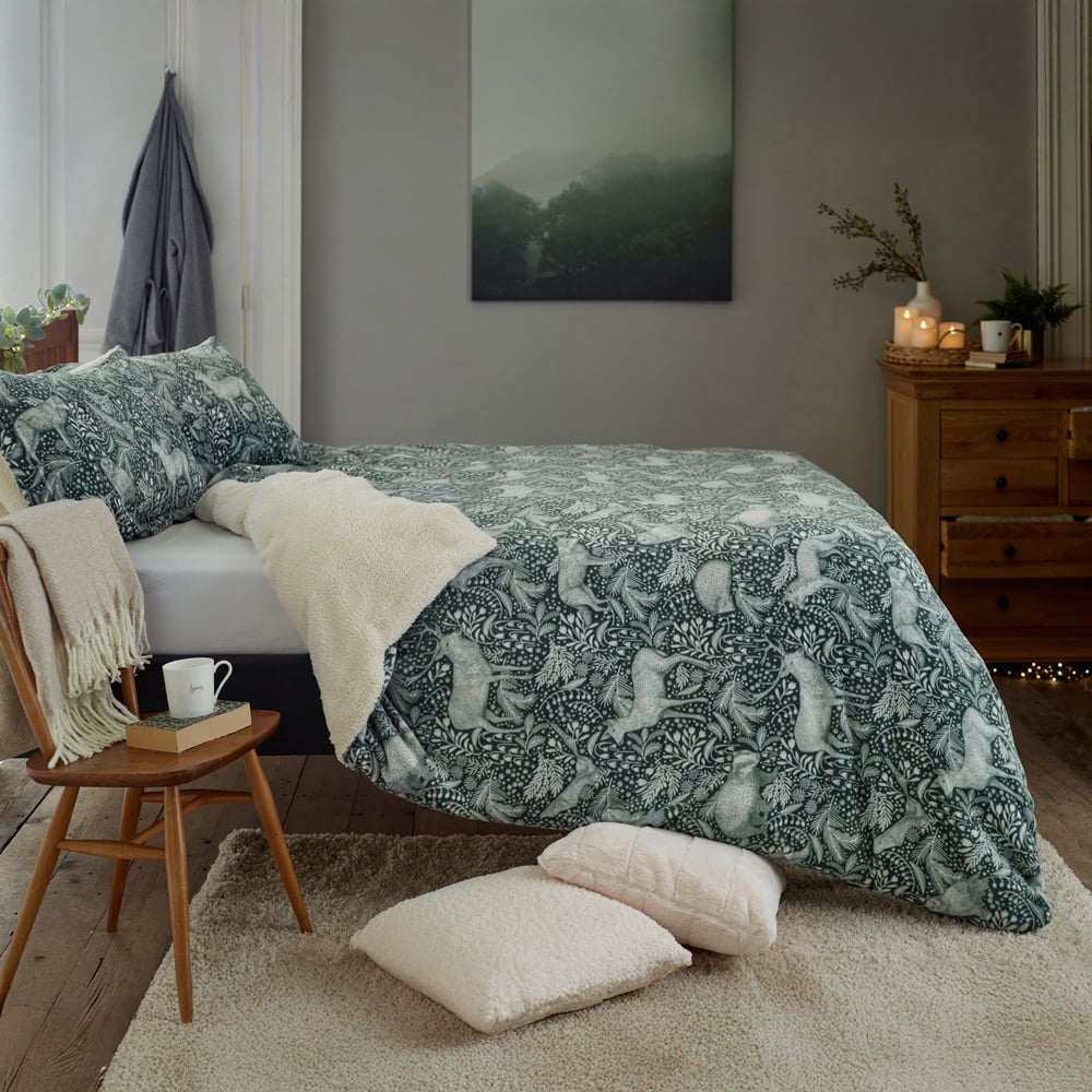 Deyongs Single Dark Sage Woodland Folk Duvet Set Image 3
