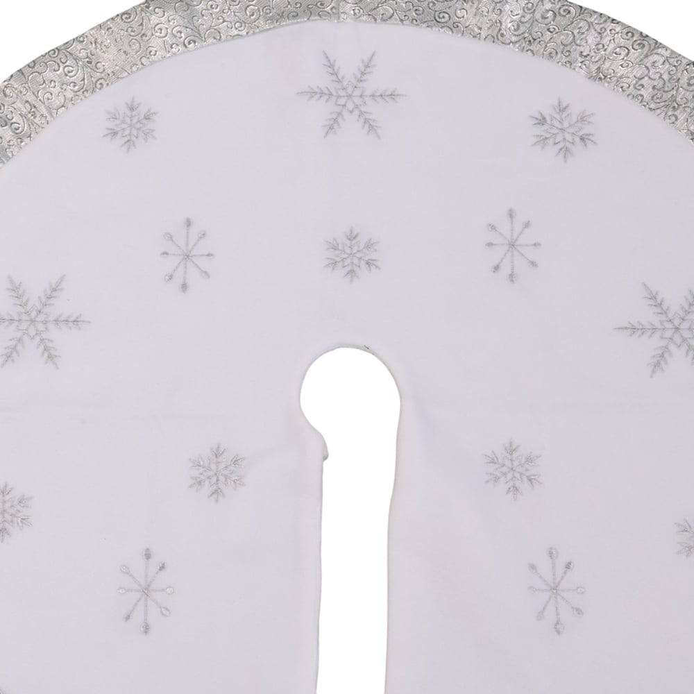 White Snowflake Tree Skirt Image 3