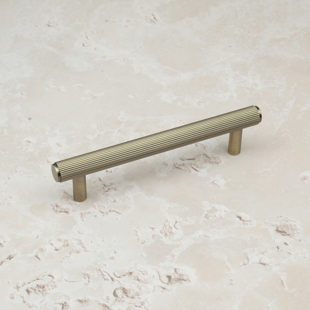 Handle & Home Antique Brass Reeded T-Bar Handle 128mm Image 2