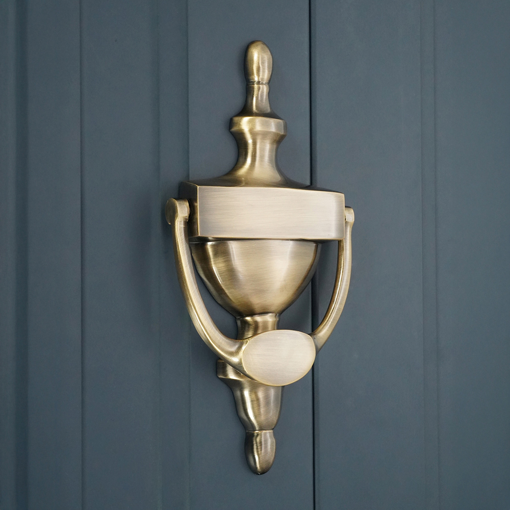 Spira Brass Antique Brass Victorian Large Door Knocker Image 2